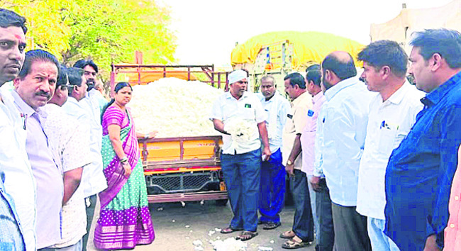 ప్రభుత్వ వైద్యురాలి సస్పెన్షన్‌
1