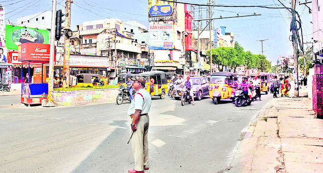 అలా తిరిగేస్తూ..2