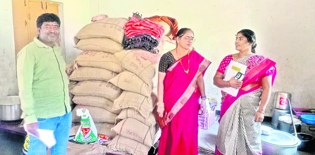 కస్తూర్బాలు.. అక్రమాలకు నిలయాలు 1