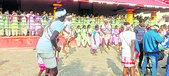 ఉత్సాహంగా కొరాపుట్‌ పర్వ్‌ 2