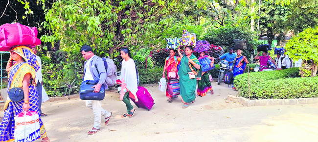 స్వస్థలాలకు పయనం1