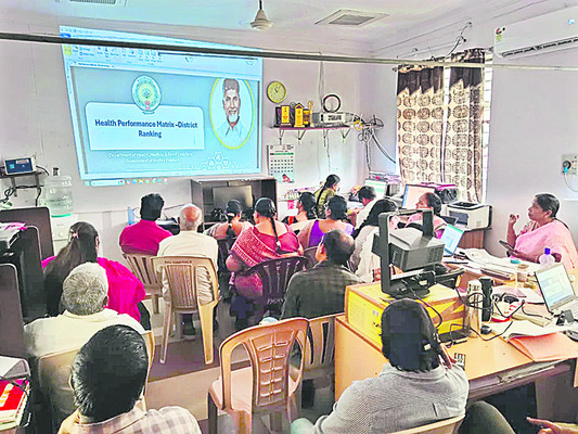 దుర్గమ్మకు కానుకగా బంగారపు నానుతాడు, మంగళసూత్రాలు 1