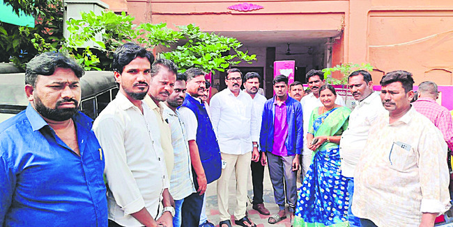 పూసల దండల సేకరణకు రూ.8.67 లక్షలు 1