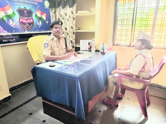 దరఖాస్తుల ఆహ్వానం 
1