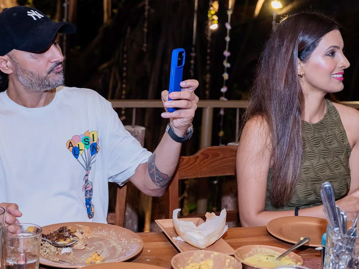 Geeta Basra And Harbhajan shine At friend birthday party Photos9