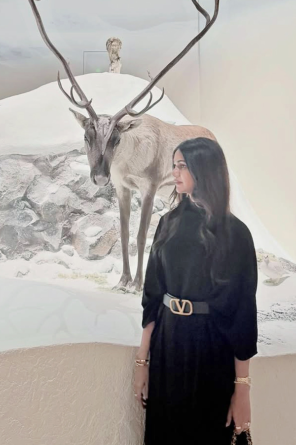 Icon Star Allu Arjun Wife Sneha Reddy At Dubai Museum Photos6