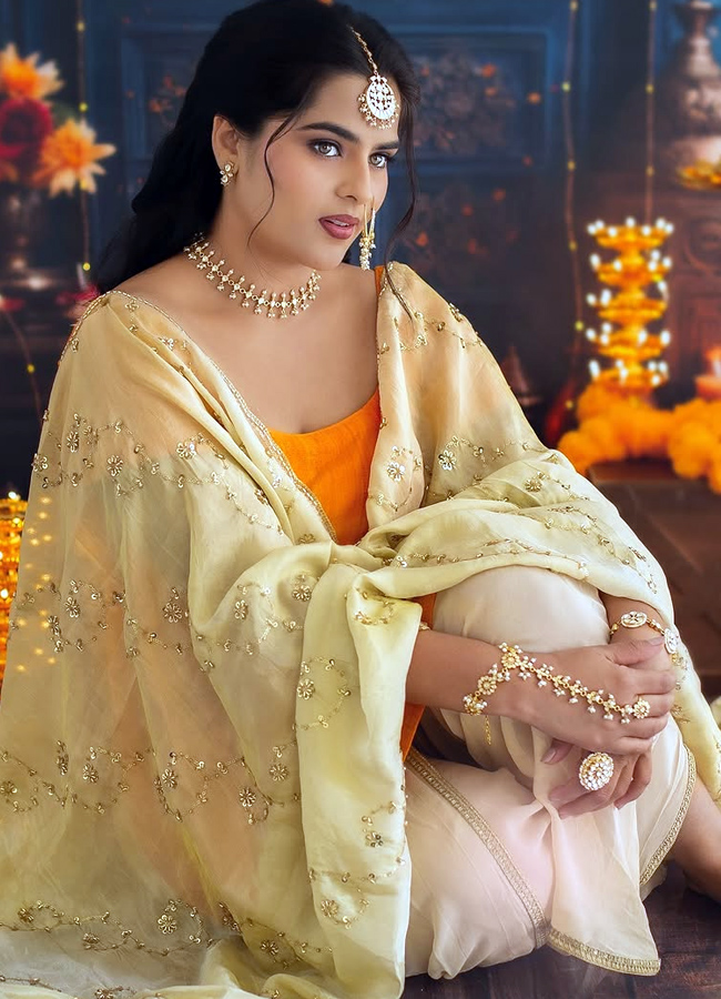 Balagam movie beauty kavya kalyanram latest images in saree2