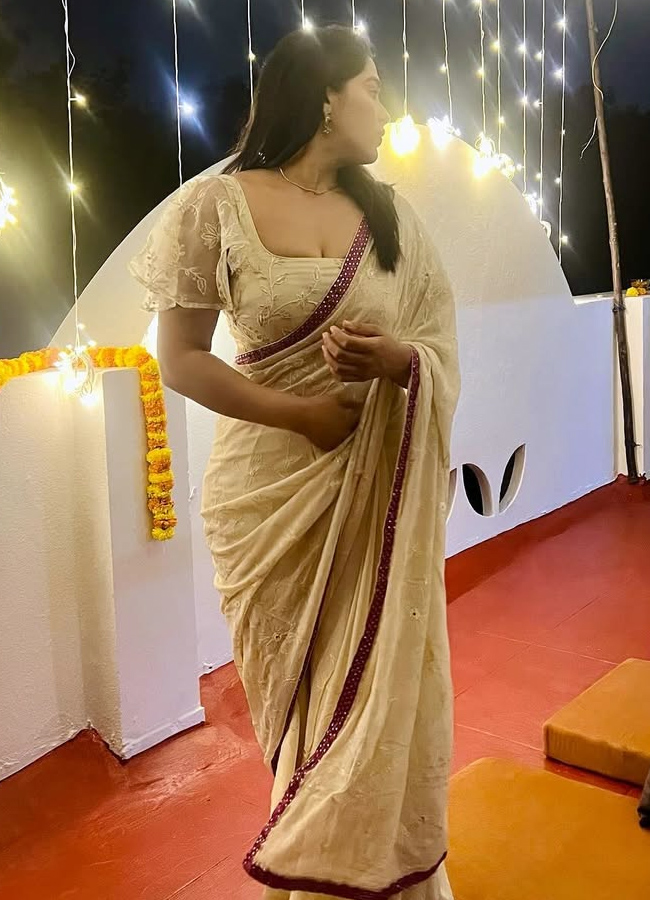 Balagam movie beauty kavya kalyanram latest images in saree16