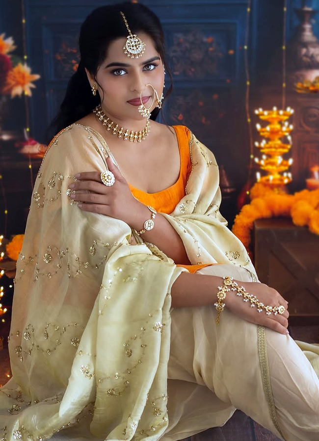 Balagam movie beauty kavya kalyanram latest images in saree6