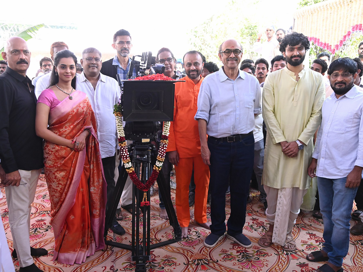 Padaharu Rojula Pandaga Movie Opening Photos7