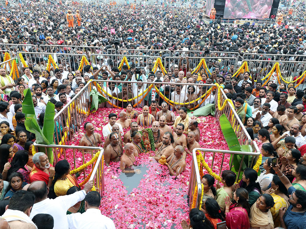 Tiruchanoor Panchami Theertham Photos2