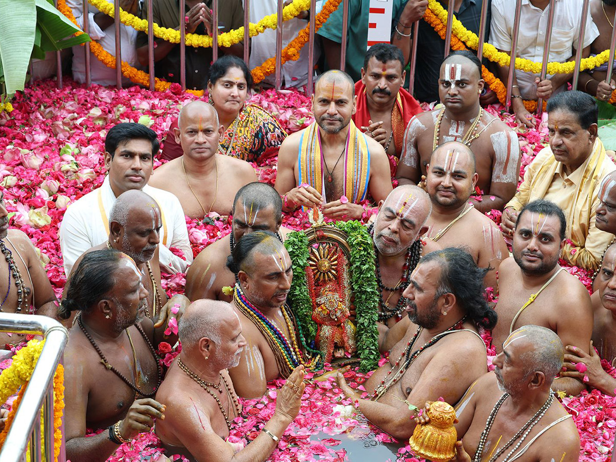 Tiruchanoor Panchami Theertham Photos4