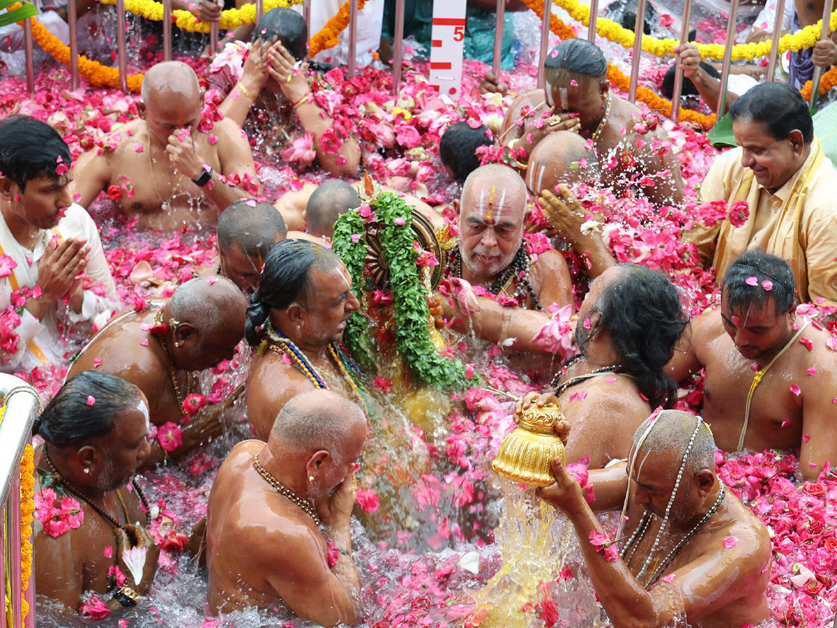 Tiruchanoor Panchami Theertham Photos5