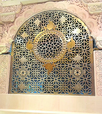 అయోధ్య ఆలయానికి మిథాని తయారు చేసిన కిటికీలు1