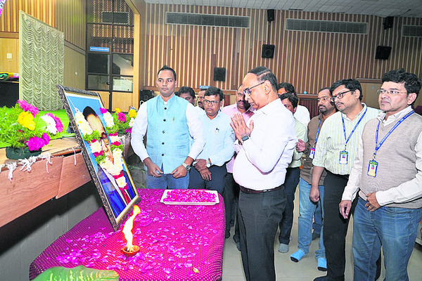 రాజ్యాంగం విలువలు ఆచరించాలి 2