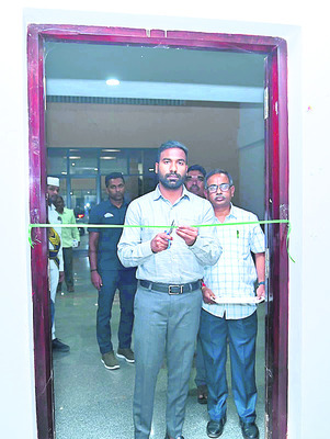 కలెక్టరేట్‌లో సహాయ కేంద్రం4