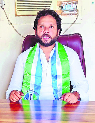 కమిషనర్‌ అండతో అక్రమాలు   1