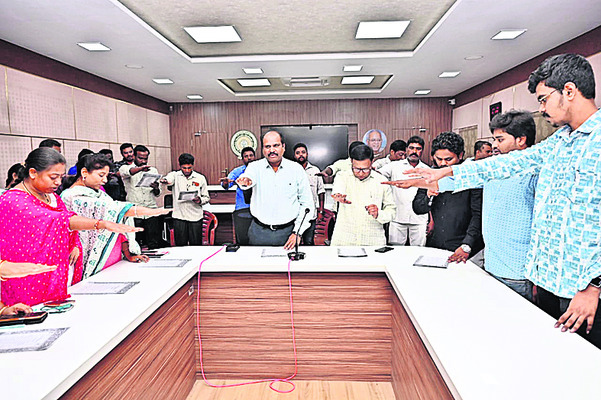 శ్రీవారి దర్శనానికి  12 గంటలు 1