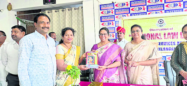 రాజ్యాంగం విలువలు ఆచరించాలి 1