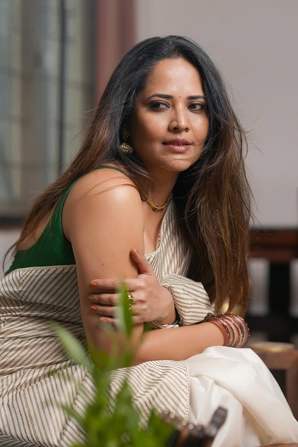 Anasuya Bharadwaj Beautiful Looks In Saree Photos12