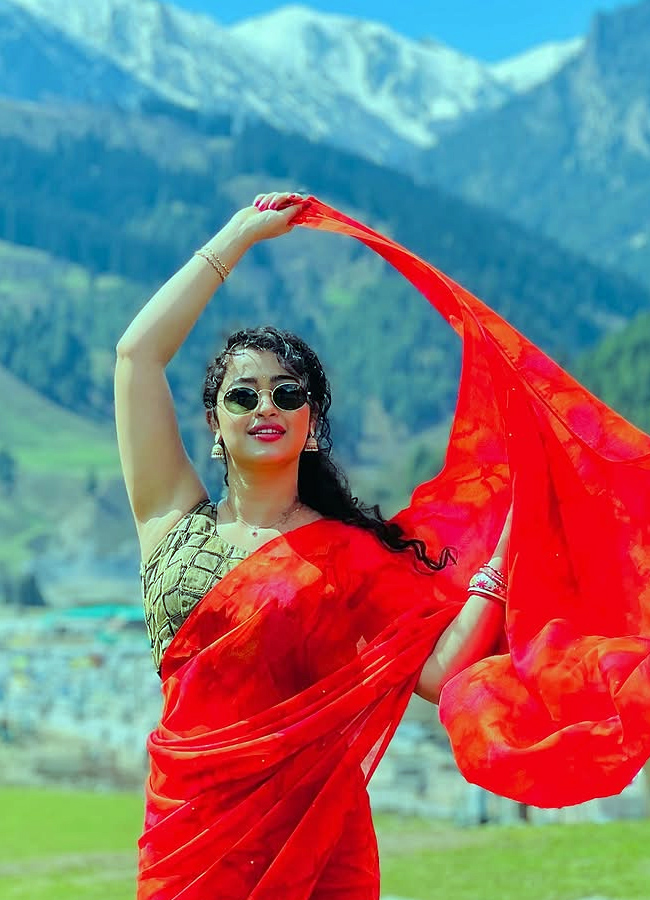 Apsara Rani enjoying in Dubai (photos)11