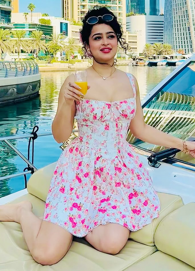 Apsara Rani enjoying in Dubai (photos)5