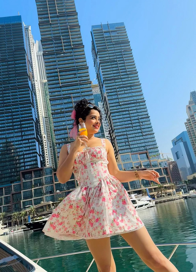 Apsara Rani enjoying in Dubai (photos)10