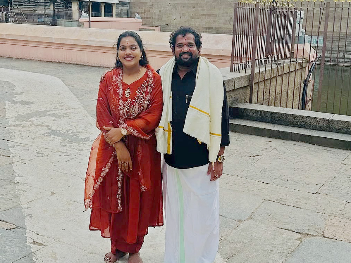 Jabardasth comedian Punch Prasad Visited Arunachalam Temple Photos1