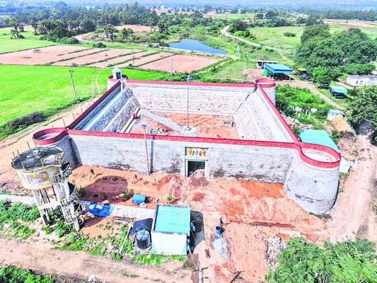 కూరపర్తి కోటకు పునర్‌ వైభవం1