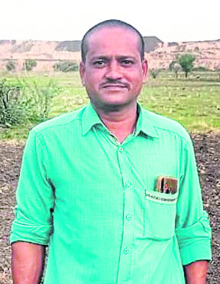 గ్రాసం కరువు.. పశు పోషణ బరువు!1