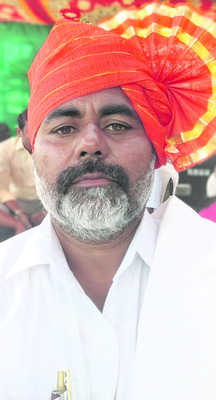 నోట్లు గుమ్మరిస్తేనే సర్పంచ్‌! 5