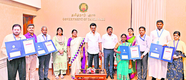 సేవా అవార్డుల ప్రదానం1