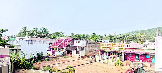 ● జగపతిబాబు సందడి 1