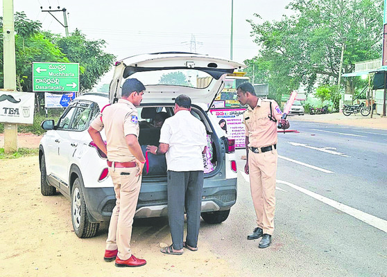 భూములు లాక్కోవద్దు 
1