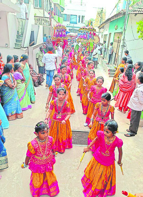 స్వామి రథోత్సవం.. అంగరంగ వైభవం2