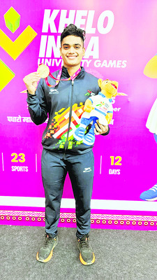 వెయిట్‌ లిఫ్టింగ్‌లో పల్లవికి గోల్డ్‌1