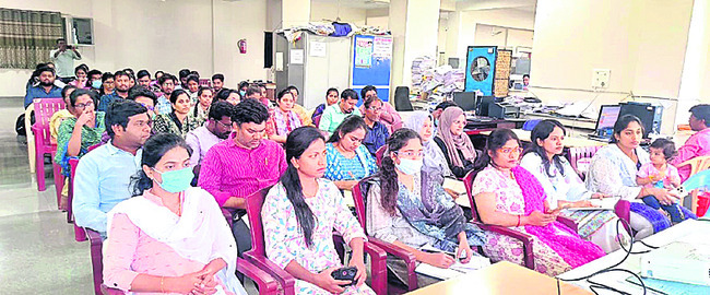 ఆరోగ్య పథకాలపై   నిర్లక్ష్యం వద్దు
2