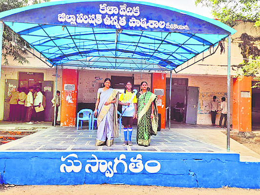 జాతీయస్థాయి హాకీ పోటీలకు మేడికొండూరు విద్యార్థిని 1