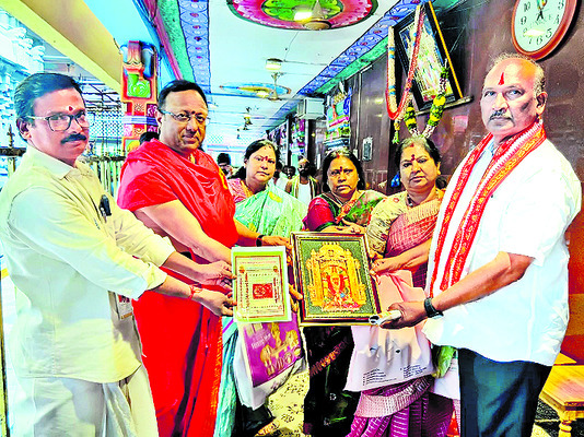 నిత్యాన్నదానానికి  పలువురు విరాళాలు 2