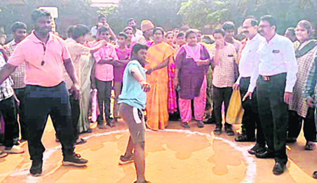 ఆత్మవిశ్వాసమే ఆయుధంగా.. 1