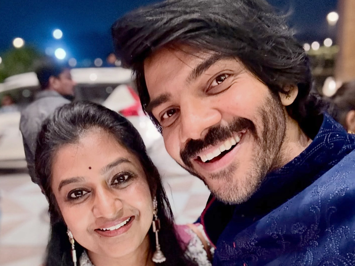 Singer Rahul Sipligunj Wedding Reception Photos11