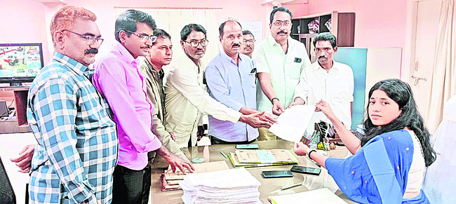 ఎవడ్రా మనల్ని ఆపేది! 2