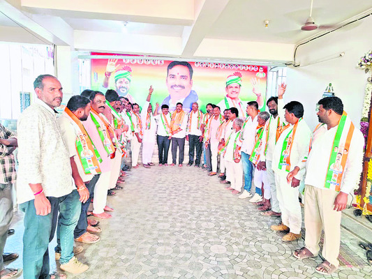 టికెట్‌ వస్తే ఓకే.. లేదంటే జంప్‌! 1