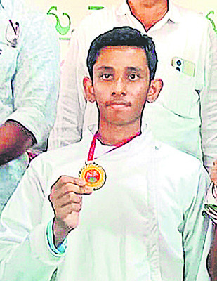 జాతీయ ఫెన్సింగ్‌ పోటీలకు  కార్తికేయ ఎంపిక  1