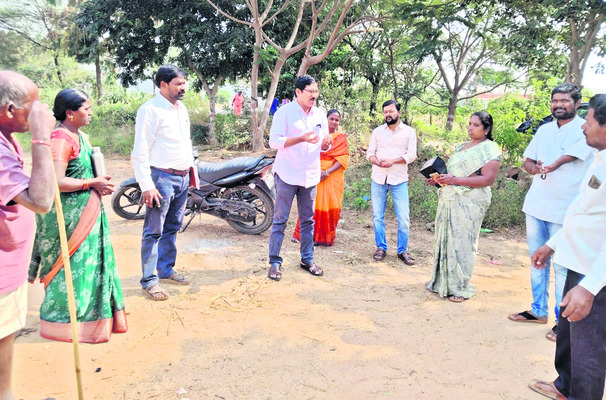 రైతులకు ఇబ్బందులు లేకుండా చూడాలి 
2