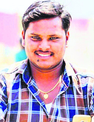 ఇప్పటికీ కాలినడకనే..
2