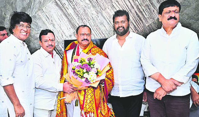 ‘స్థానికం’లో సత్తా చాటాలి  
3