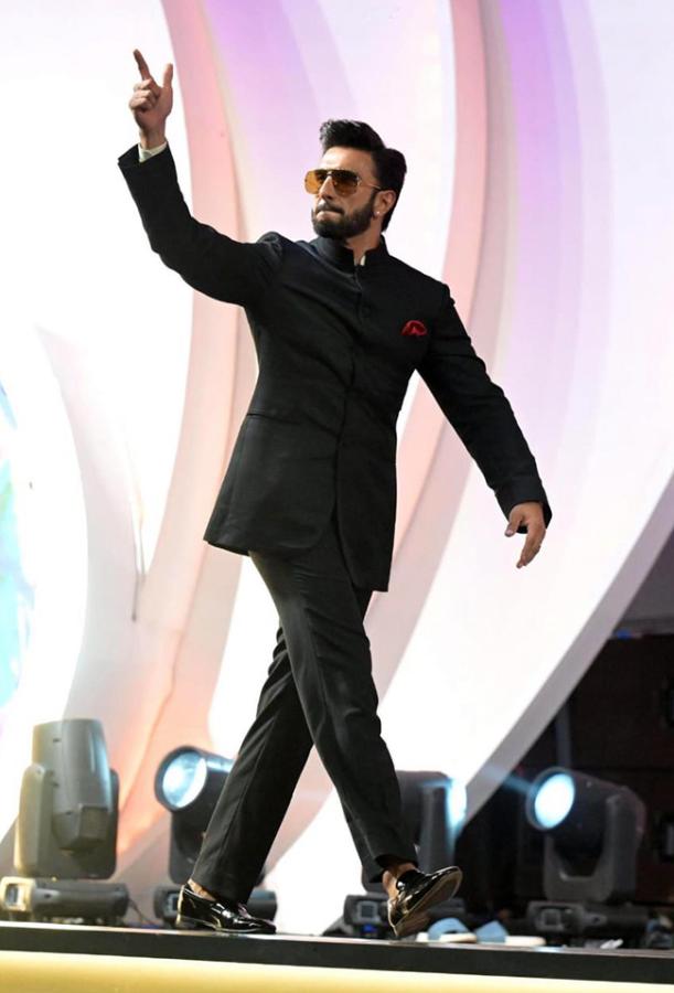 Closing Ceremony of the 56th International Film Festival of India6