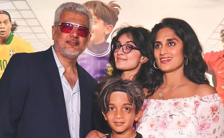 Thala Ajith Family Pictures and Moments Photos16