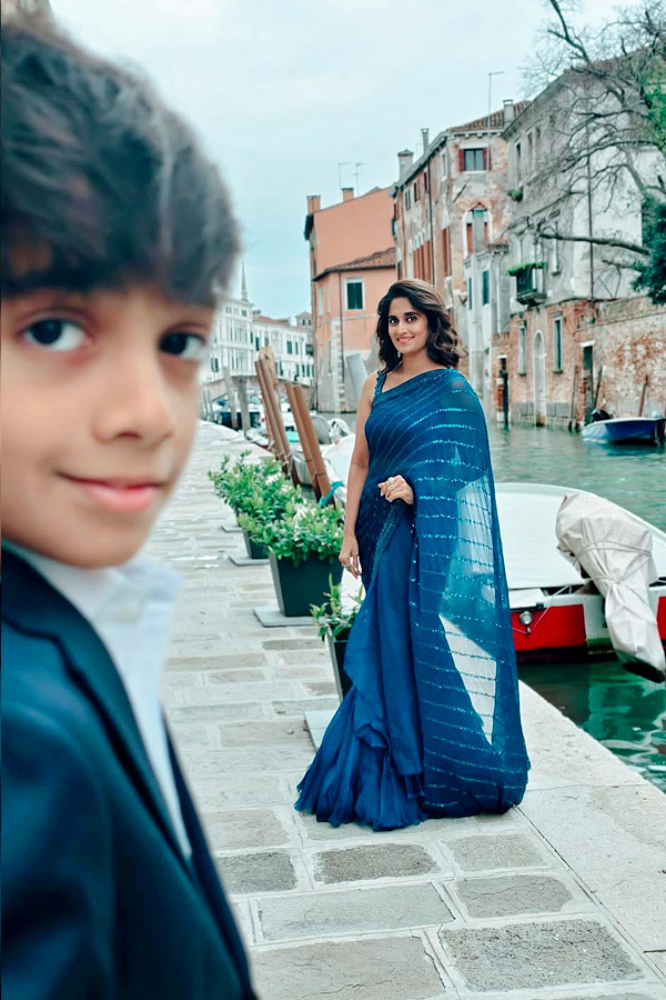 Thala Ajith Family Pictures and Moments Photos7